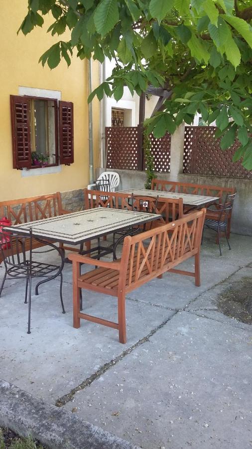 Apartment Pod Kostanji Osp المظهر الخارجي الصورة